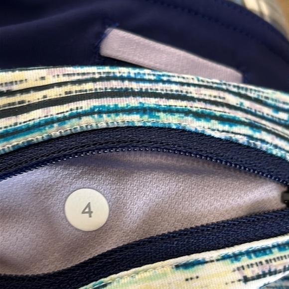 Lululemon Real Quick Tights in Blurry Belle Multi Blue  Women's 4 Ankle Crop 24" - Picture 5 of 15